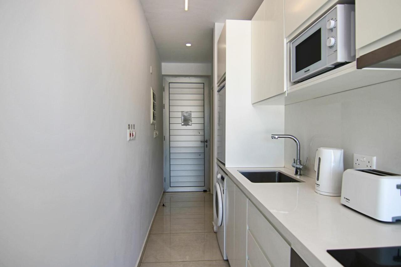 Phaedrus Living - Seaside Luxury Flat Harbour 104 Appartement Paphos Buitenkant foto